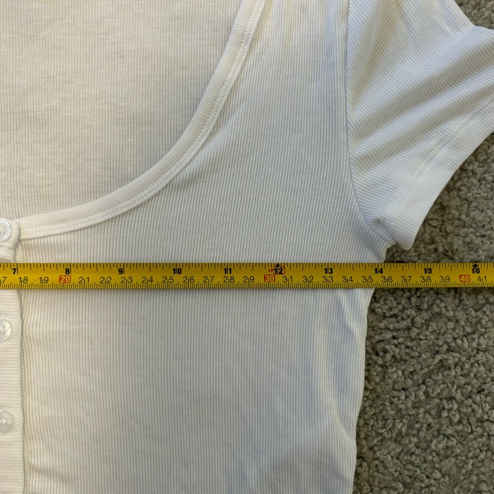 Aritzia Sunday Best Holly Top Button Front Cropped Rib T-Shirt White Crop Top S - Picture 13 of 14